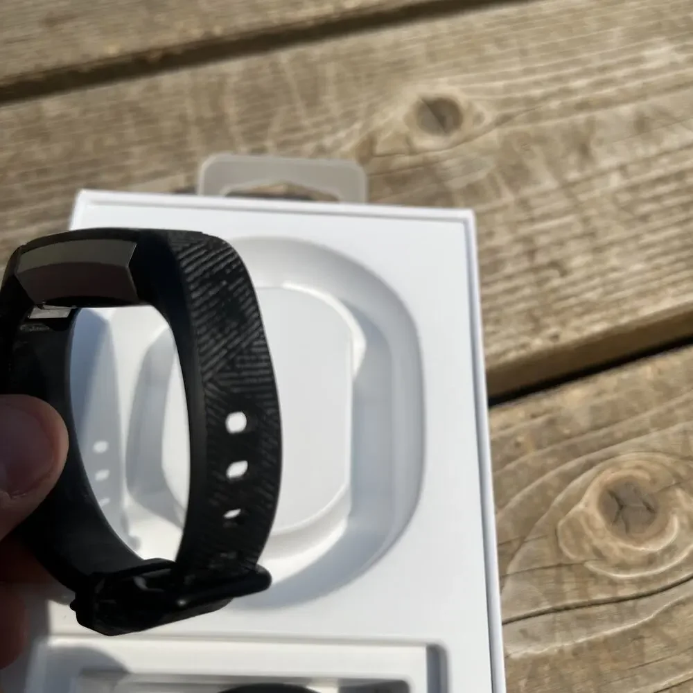 New Fitbit Alta HR Heart Rate Black BAND